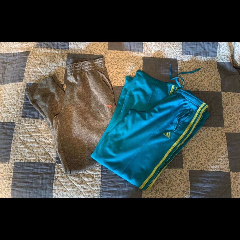 🐸 2 pair girls of size 14, M/L pants